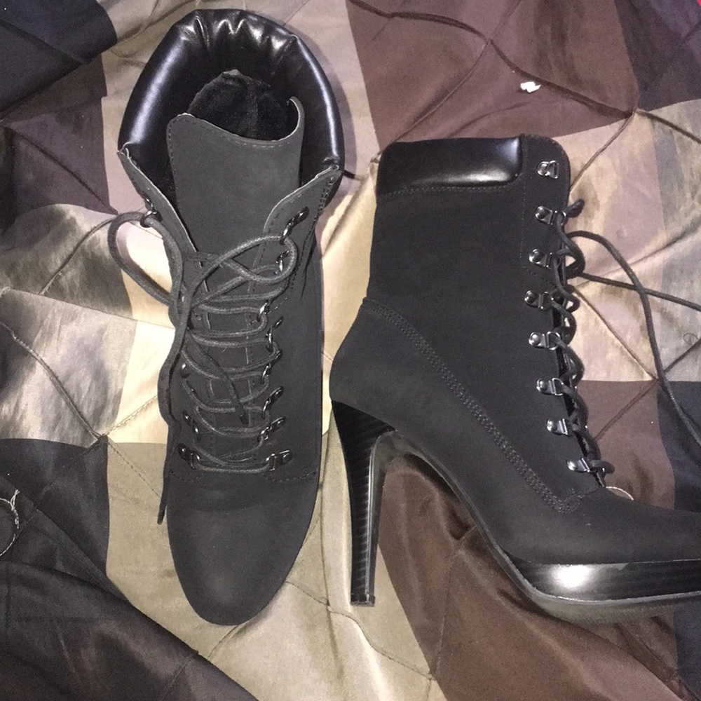 Daylene Black Boots